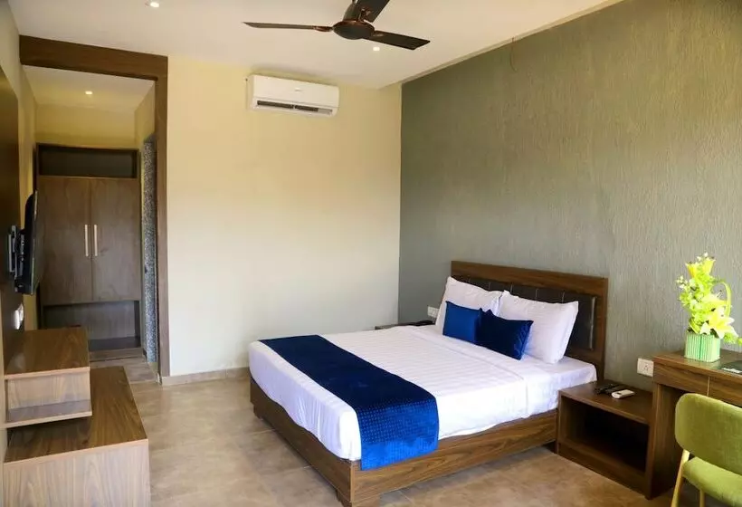 Hotelli Sai River Resort