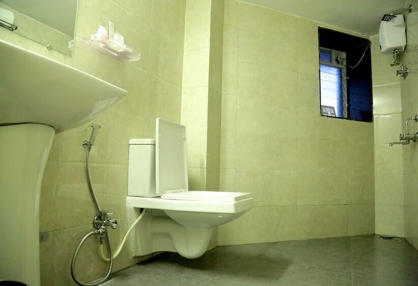 Hotel Sai River Resort