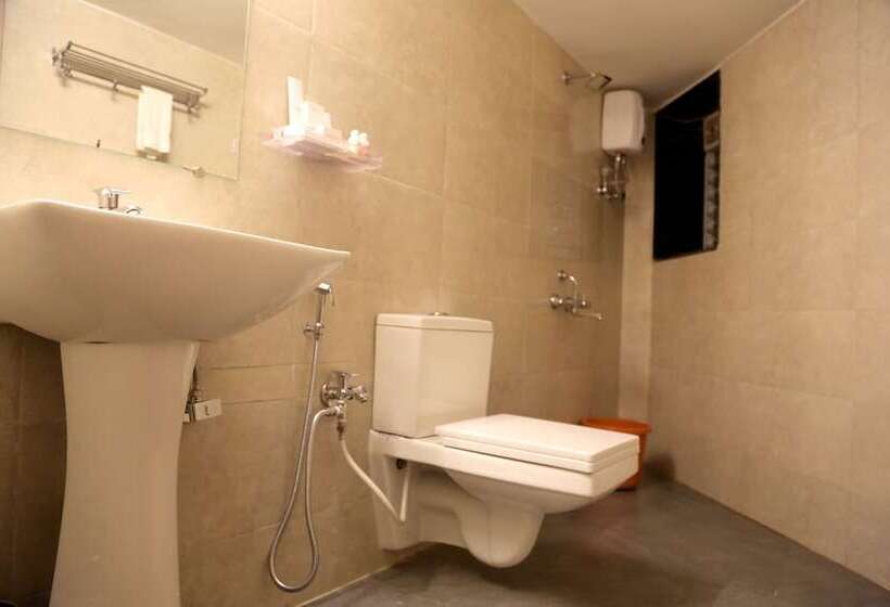 Hotel Sai River Resort