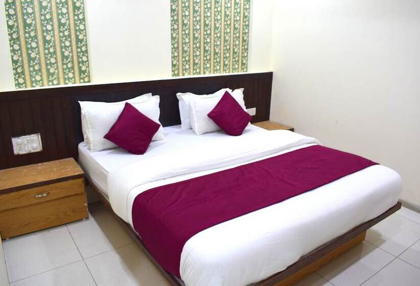 ホテル Sun Shine By Sky Stays