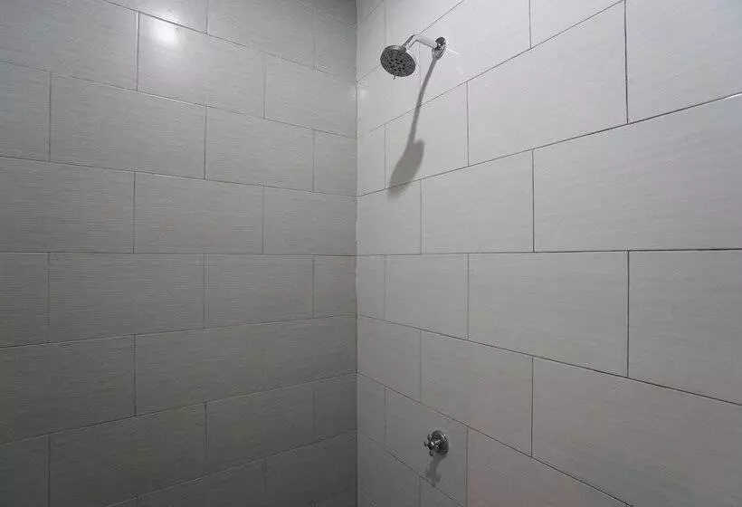 Hotelli Tb's Homestay By Oyo Rooms