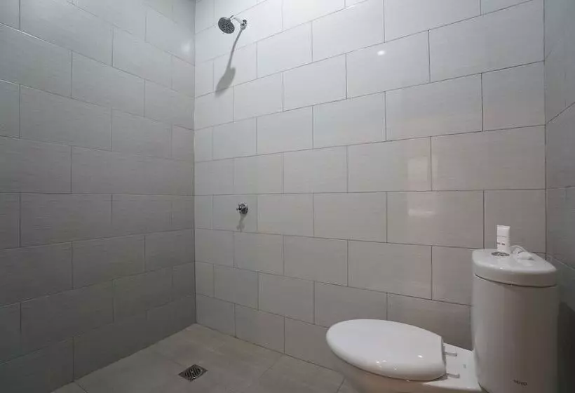 Hotelli Tb's Homestay By Oyo Rooms