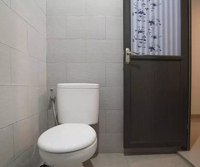 Hotelli Tb's Homestay By Oyo Rooms