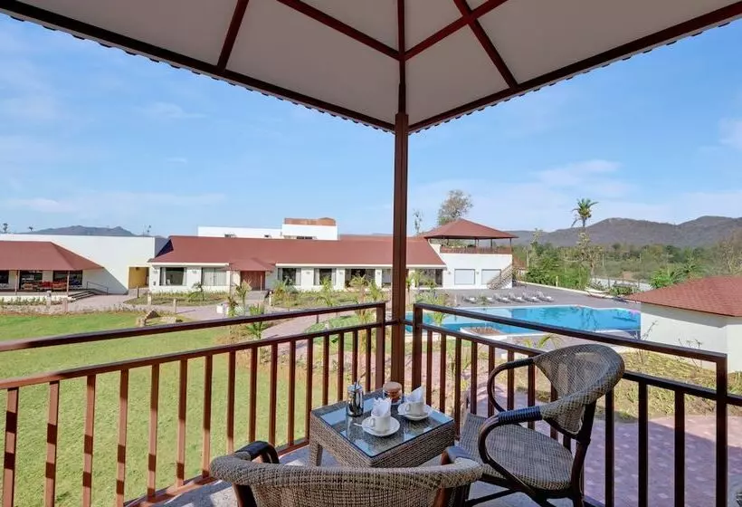 Hotelli The Fern Sattva Resort Polo Forest