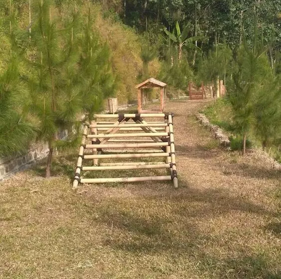 پانسیون Cipaniis Asri