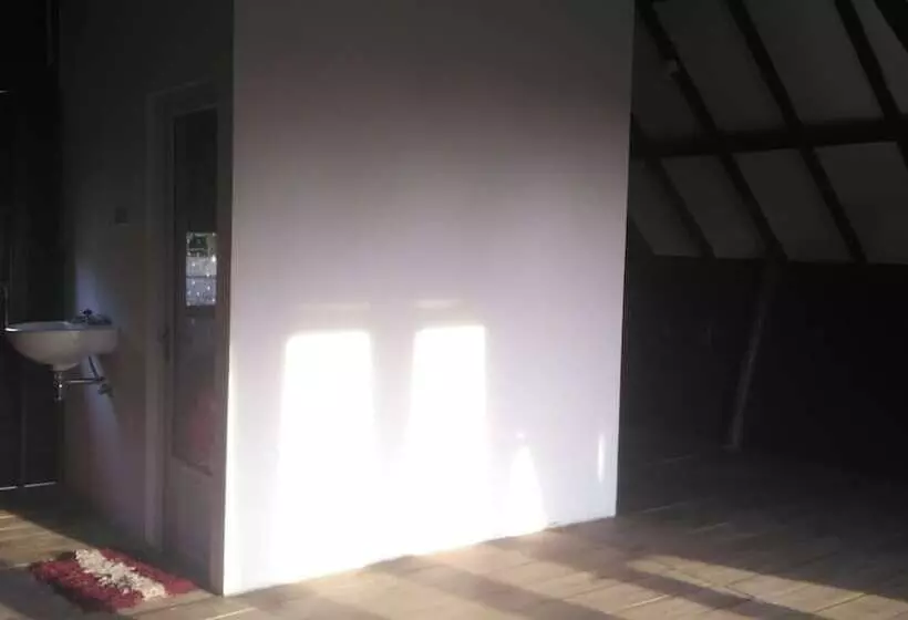 پانسیون Cipaniis Asri