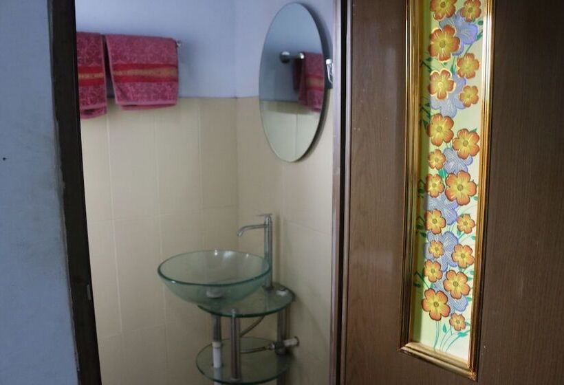 פנסיון Jazzi Homestay