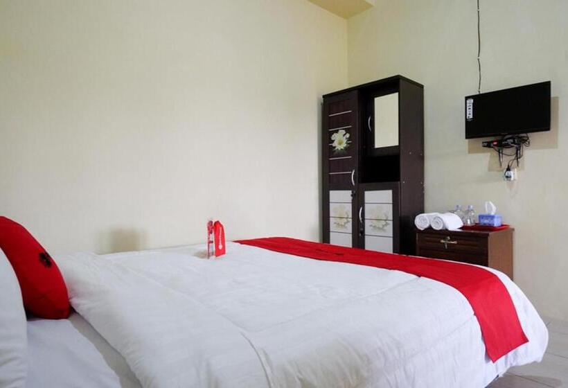 펜션 Reddoorz Syariah Near Alun Alun Pacitan 2