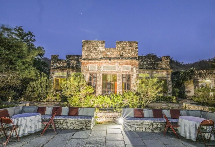 리조트 Ghanerao Jungle Lodge