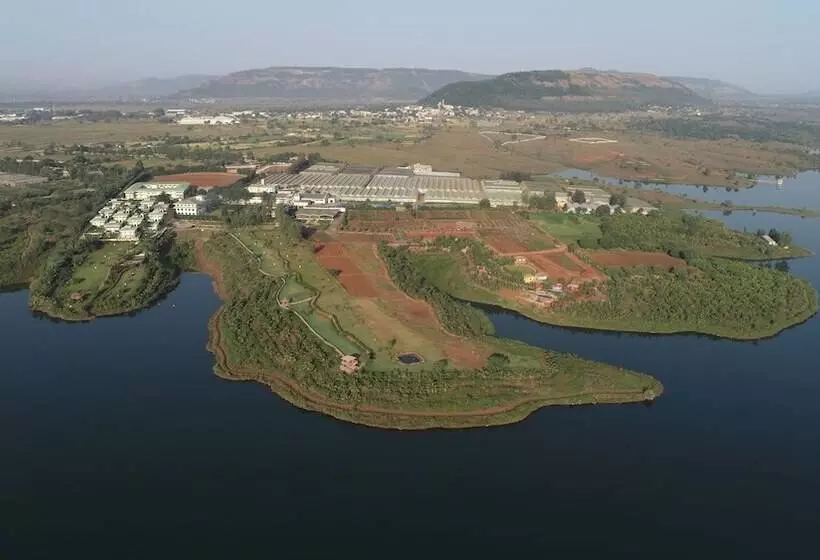 リゾートホテル Fazlani Natures Nest   The Wellness Retreat