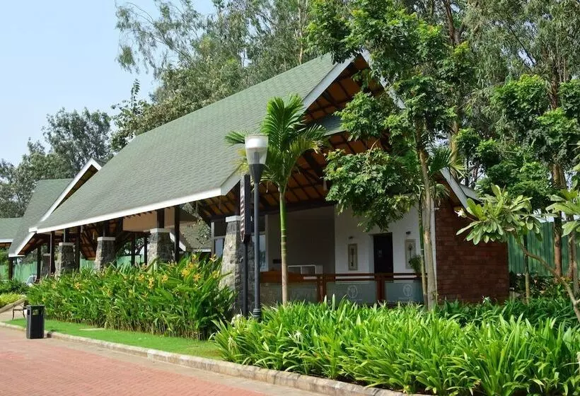 リゾートホテル Fazlani Natures Nest   The Wellness Retreat