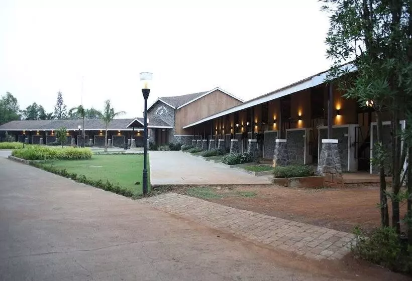 リゾートホテル Fazlani Natures Nest   The Wellness Retreat