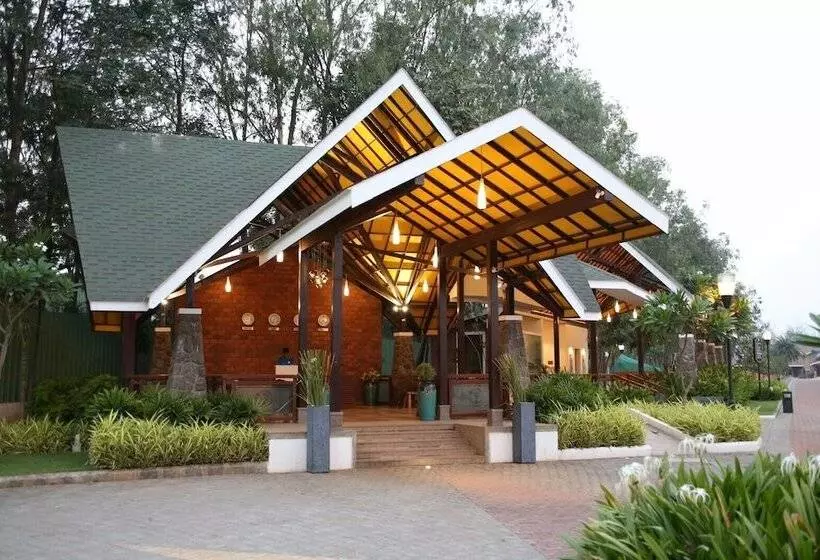 リゾートホテル Fazlani Natures Nest   The Wellness Retreat