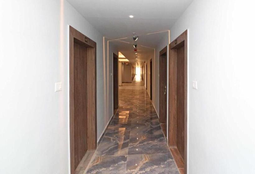 Capital O 22194 Hotel Triveni Sangam