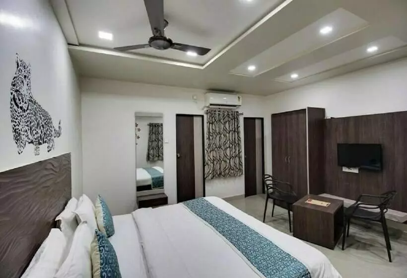 Hotel Daksh