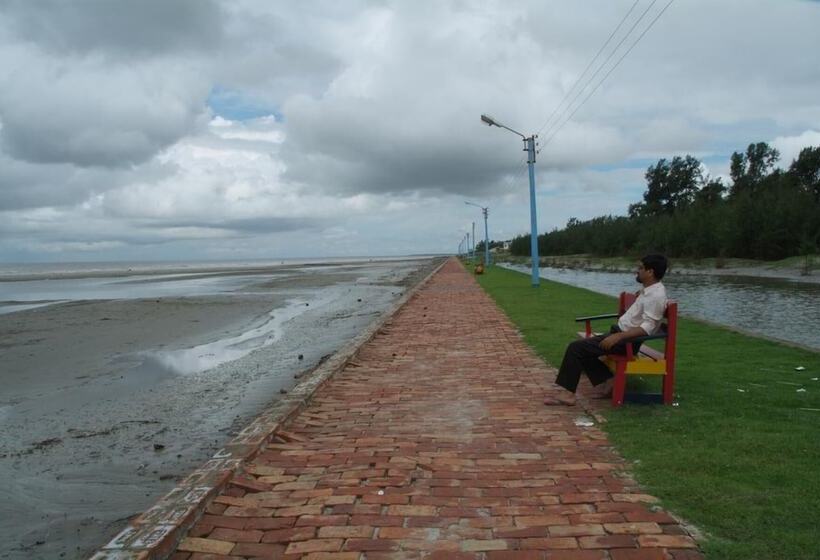 Hotel Dolphin Bhakkhali