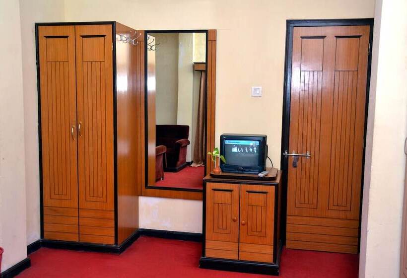 Hotel Dolphin Bhakkhali