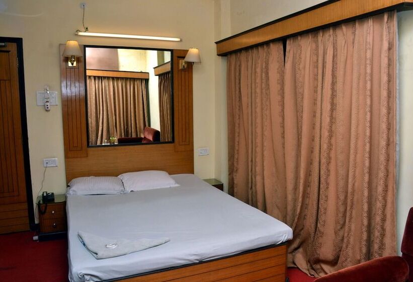 Hotel Dolphin Bhakkhali