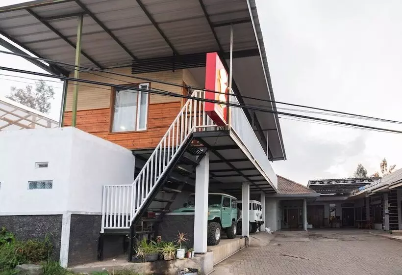 Hotelli Herman Homestay By Oyo Rooms