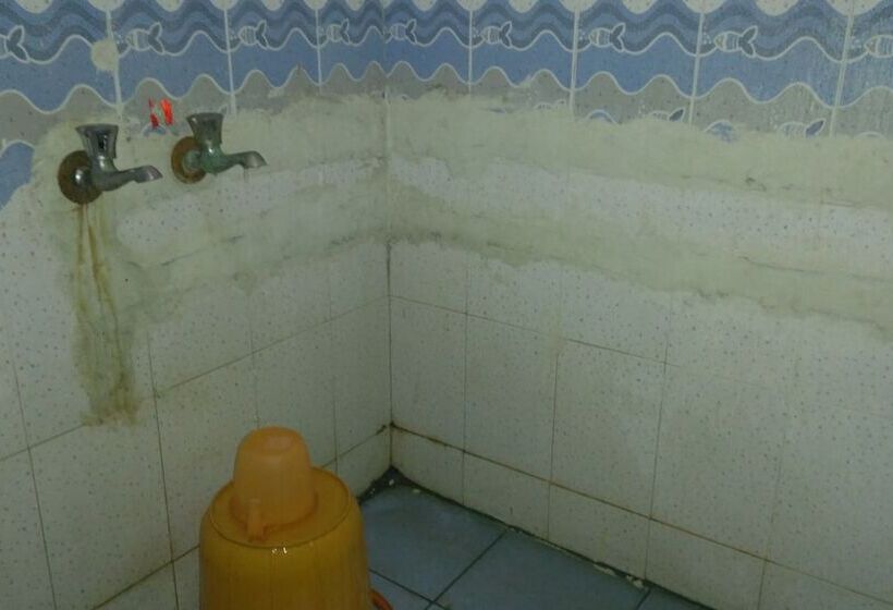 فندق Iroomz Nama Residency