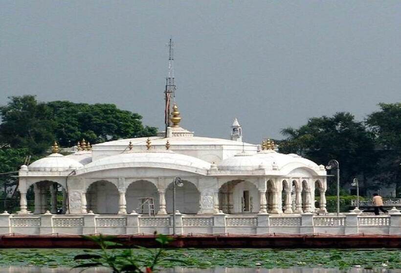 Hotel Mamta International