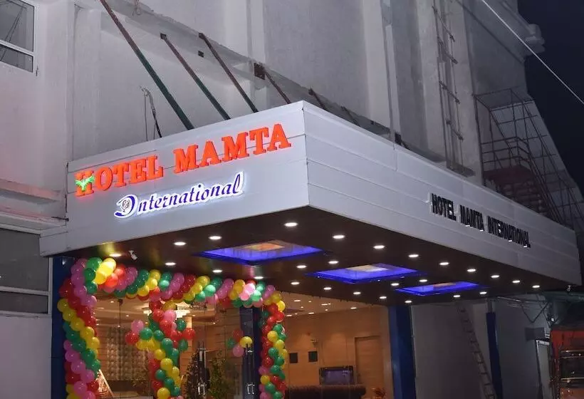 ホテル Mamta International