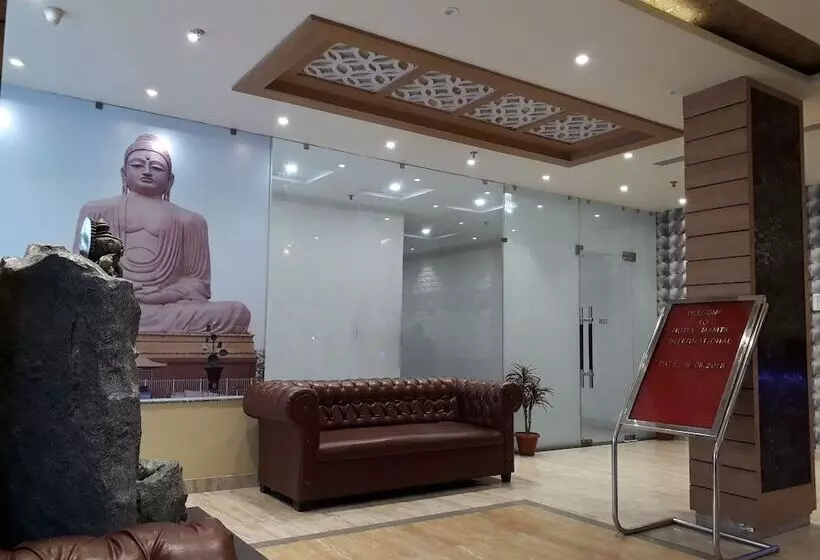 ホテル Mamta International