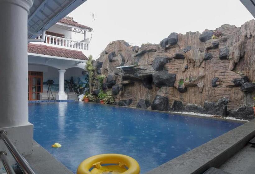 Otel Reddoorz Syariah Near Exit Toll Puncak