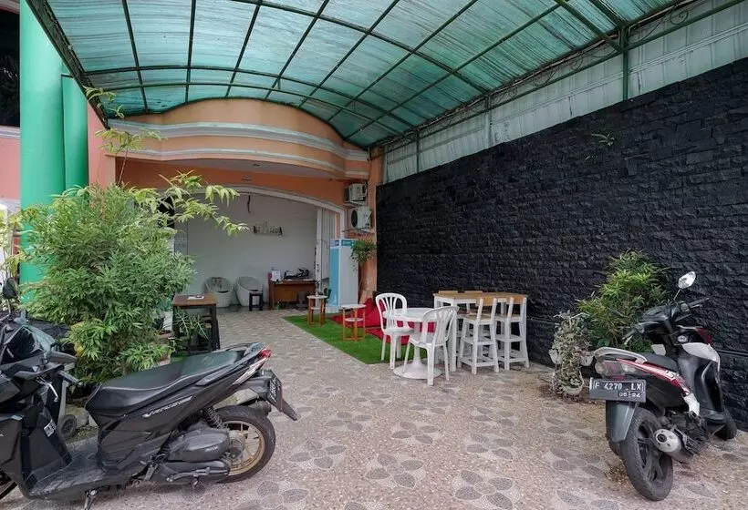 Hotelli Reddoorz Syariah Near Exit Toll Puncak