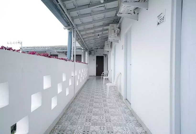 Hotelli Reddoorz Syariah Near Exit Toll Puncak