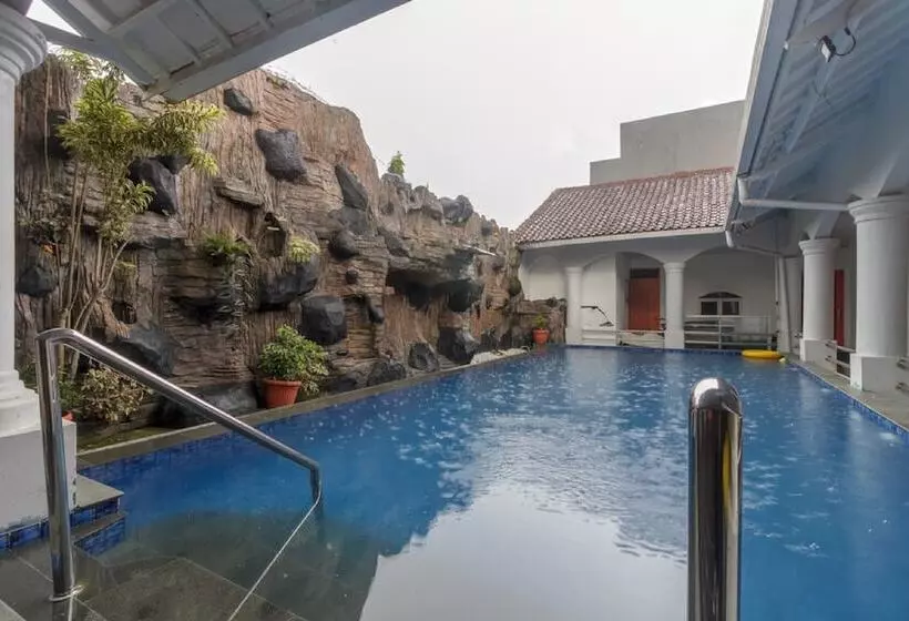 Hotelli Reddoorz Syariah Near Exit Toll Puncak