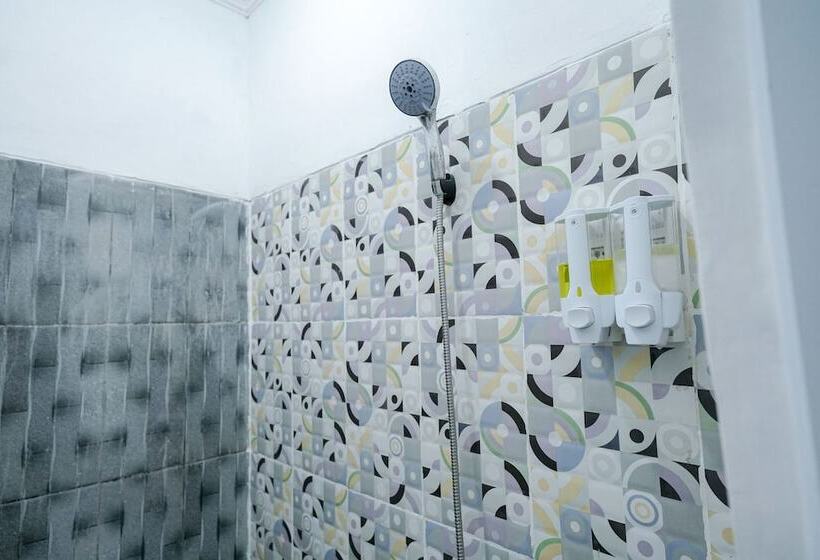 Otel Reddoorz Syariah Near Exit Toll Puncak