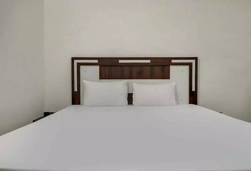 Spot On 48646 Hotel Gvrh