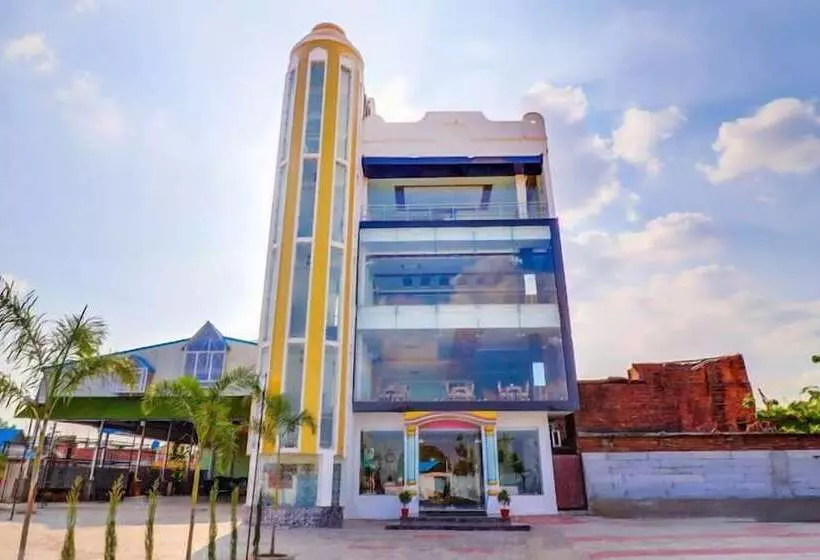 Hotelli The Grand Bhavya Palace