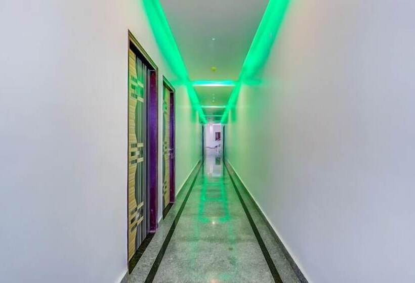 فندق The Grand Bhavya Palace