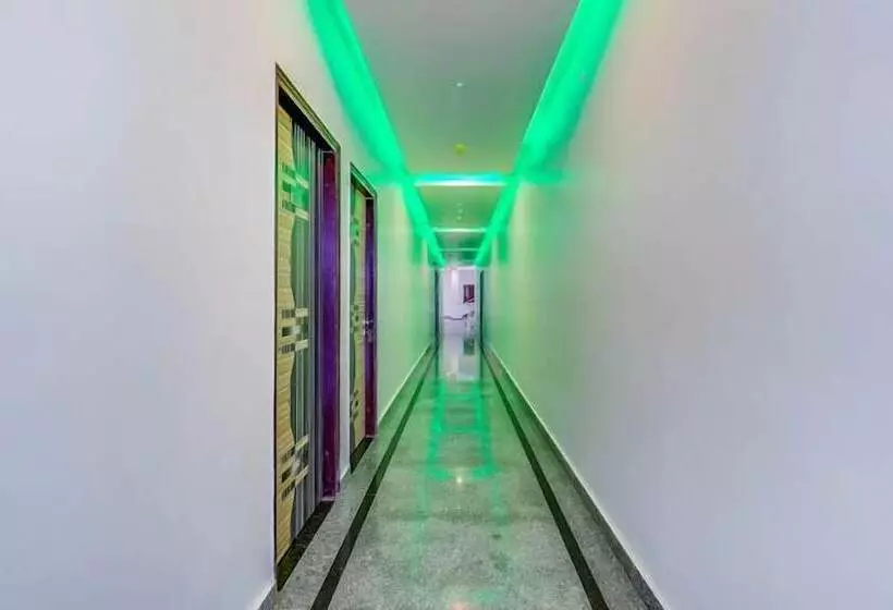 Hotelli The Grand Bhavya Palace