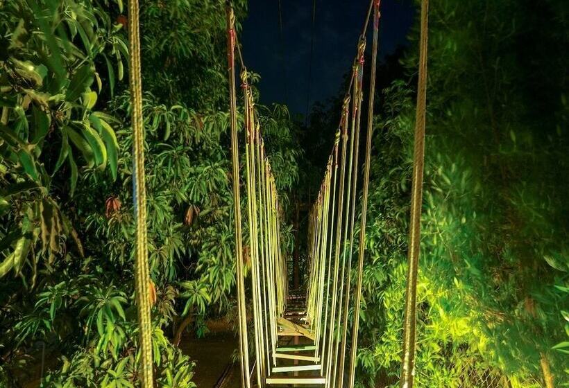 호텔 Van Vihar Farm & Resort