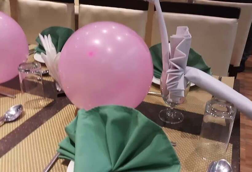 Iroomz Hotel Sr Grand