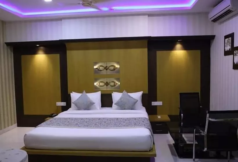 Iroomz Hotel Sr Grand