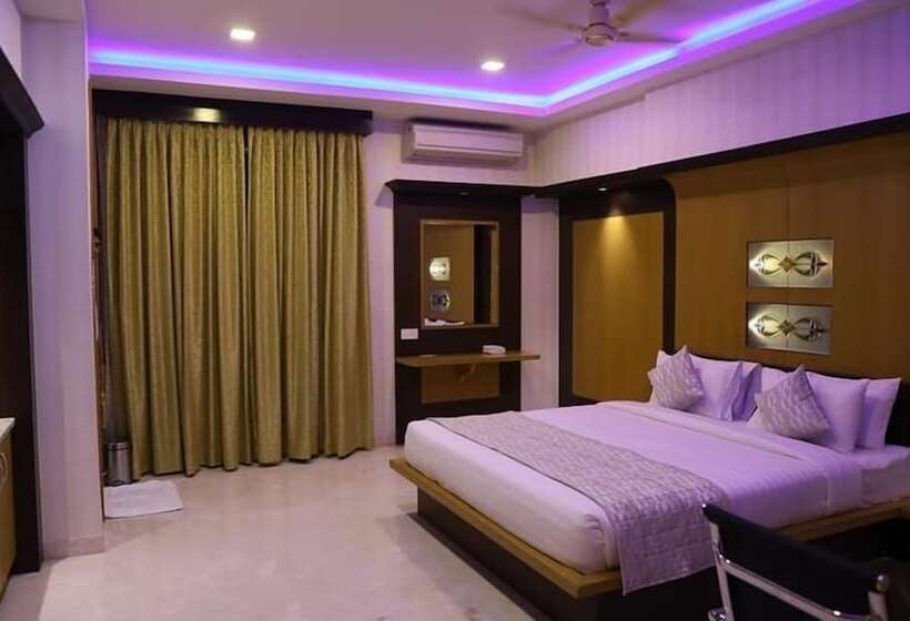 Iroomz Hotel Sr Grand