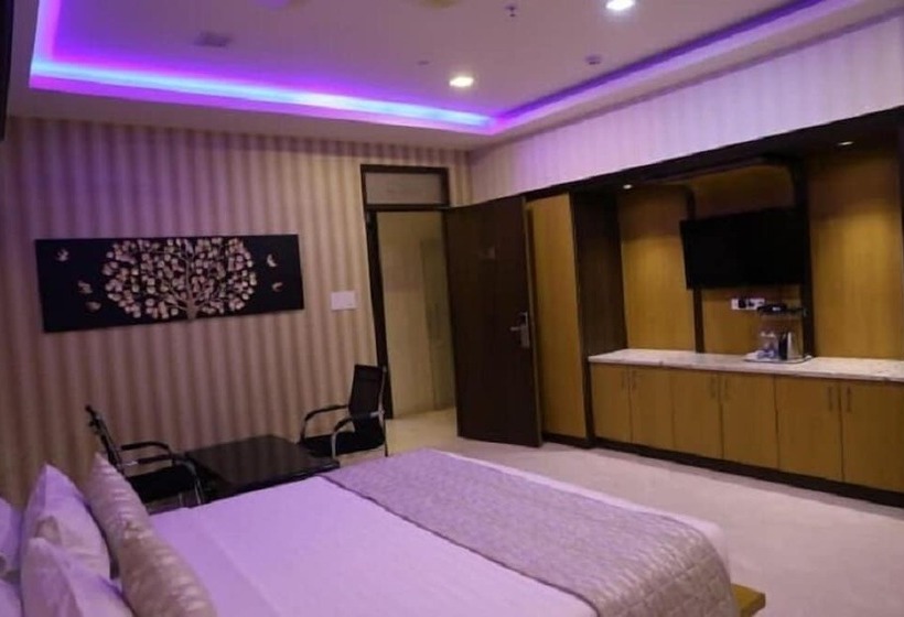 Iroomz Hotel Sr Grand