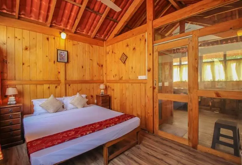 Oyo Home 10723 Pool View Studio