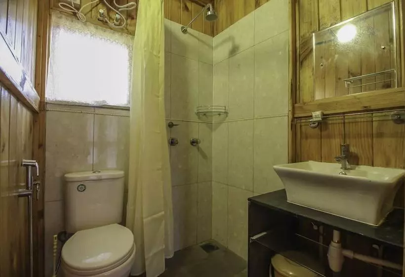 Oyo Home 10723 Pool View Studio