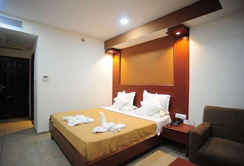 Pride Biznotel The Maison Anand