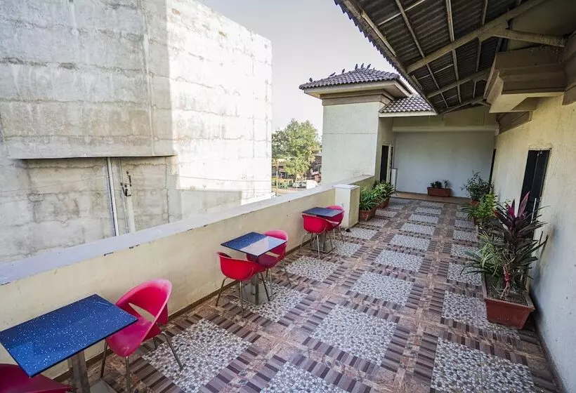 Pride Biznotel The Maison Anand