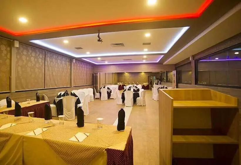 Pride Biznotel The Maison Anand