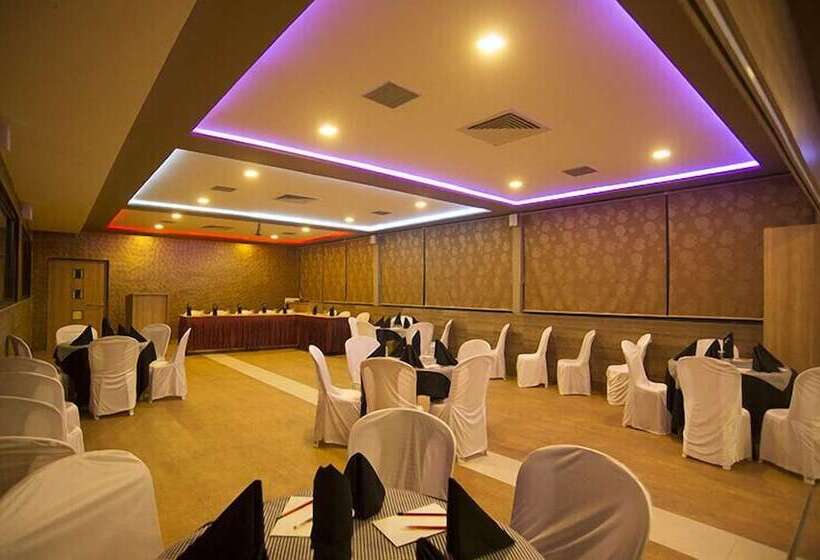 Pride Biznotel The Maison Anand