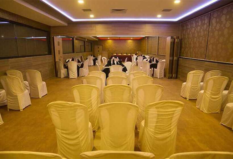 Pride Biznotel The Maison Anand