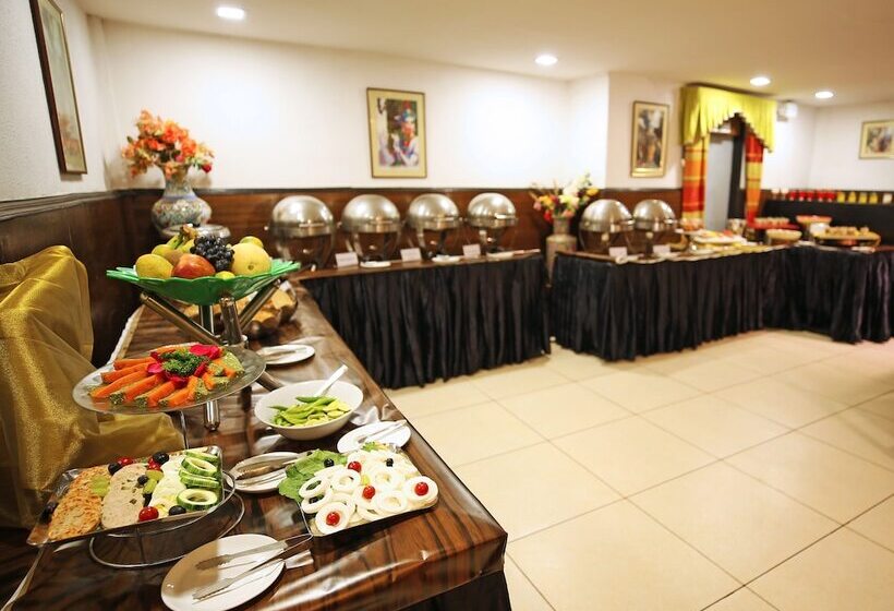 Pride Biznotel The Maison Anand