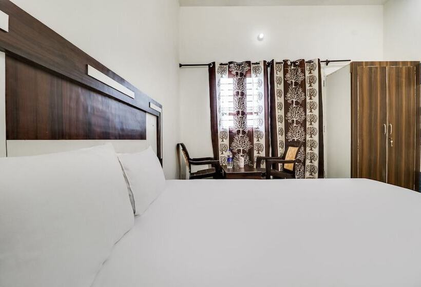 Spot On 48646 Hotel Gvrh